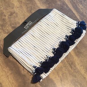 Market Square Textured Table Runner with Tassels white and navy 14”x 72” NEW
